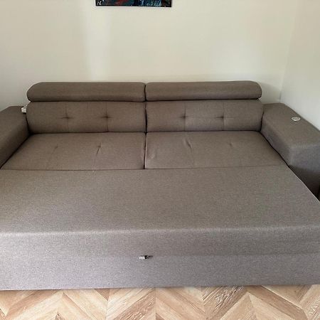 Appartement Cosy Avec Balcon Et Piscine 贝桑松 外观 照片